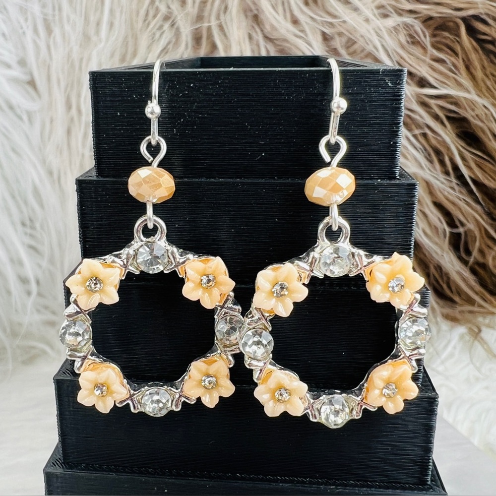 Beautiful silvertone bling flower dangle pieced earrings